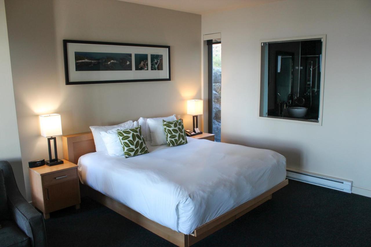 Hotel Black Rock Oceanfront 4*