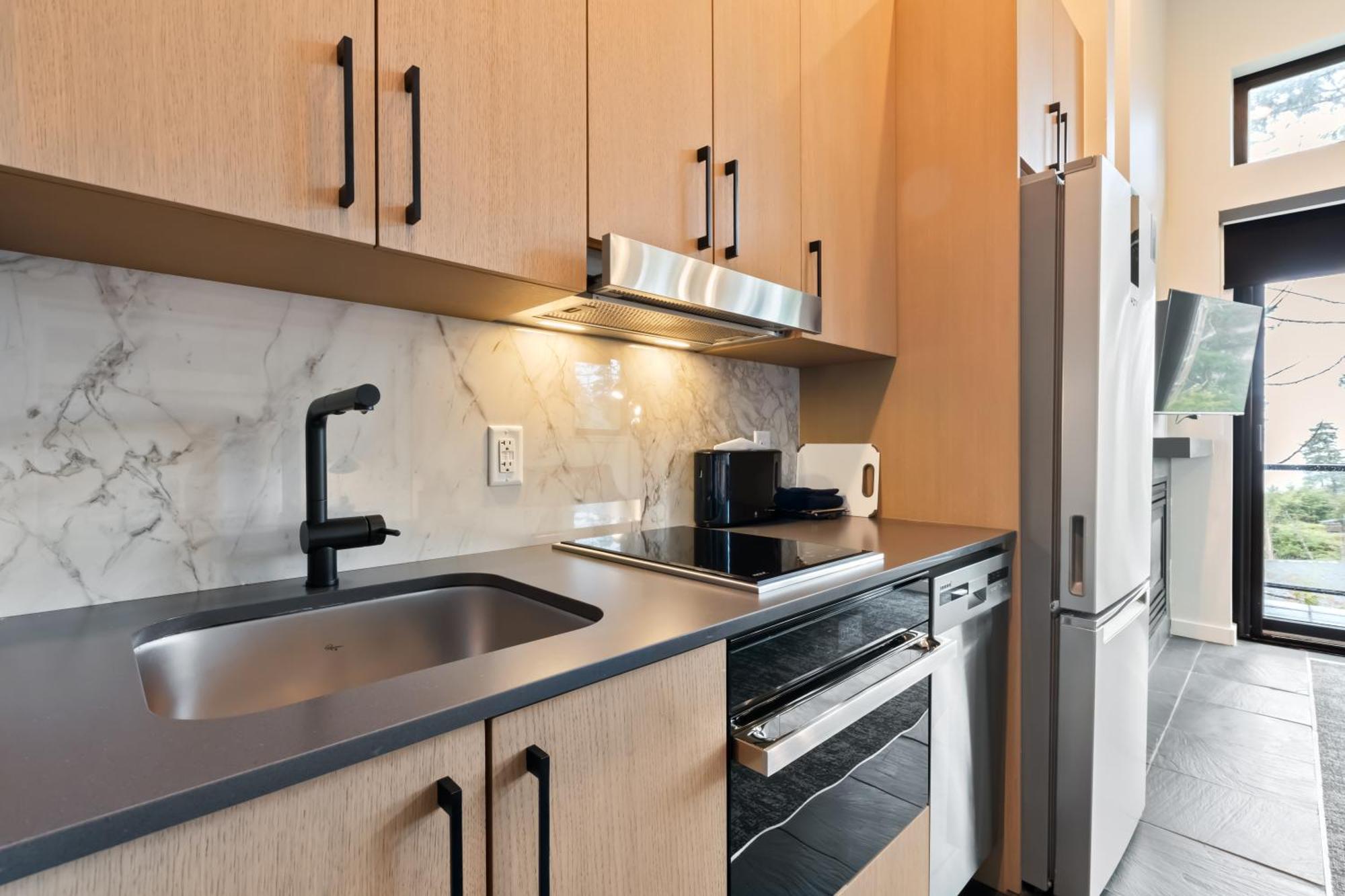 Black Rock Oceanfront 4*