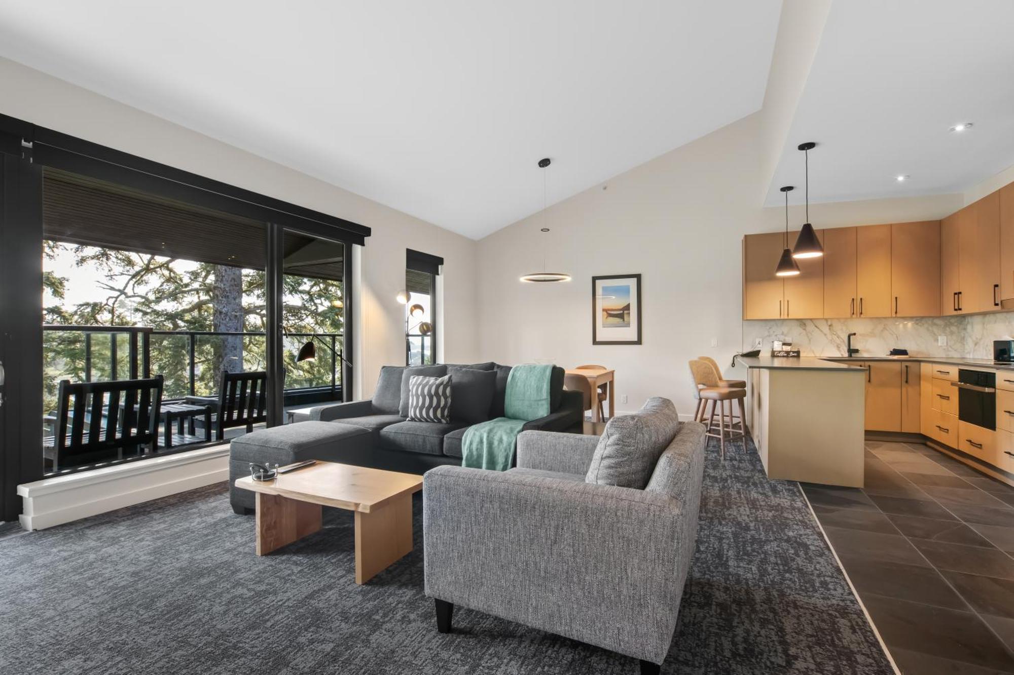 Black Rock Oceanfront Hotel